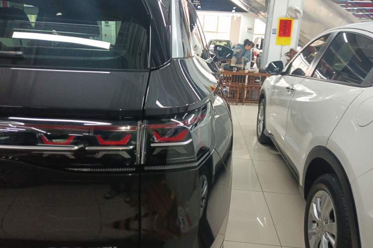 Used Volkswagen Tavendor 2024 380TSI All-Wheel Drive R-Line Cruise Edition Right Rear Taillight