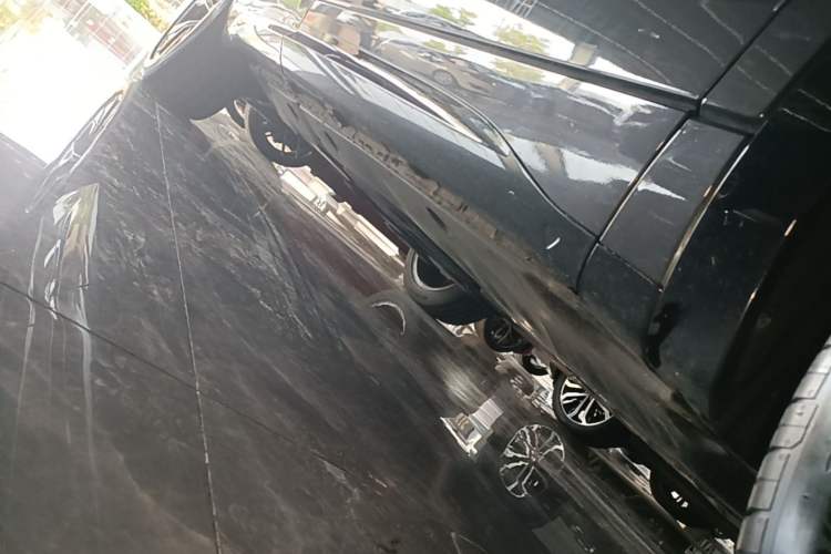 Used Volkswagen Tavendor 2024 380TSI All-Wheel-Drive R-Line Journey Shared Enjoyment Model Right Side Sill