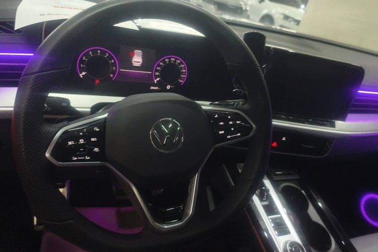 Used Volkswagen Tavendor 2024 380TSI All-Wheel Drive R-Line Cruise Edition Steering Wheel