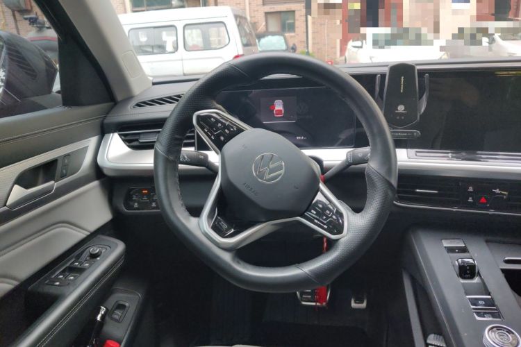 Used Volkswagen Tavendor 2024 380TSI All-Wheel-Drive R-Line Cruise Premium Edition Steering Wheel
