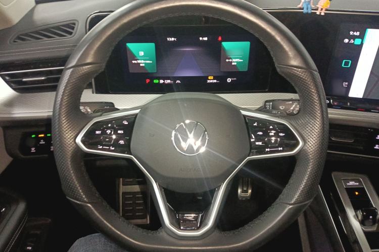 Used Volkswagen Tavendor 2024 380TSI All-Wheel Drive R-Line Cruise Edition Steering Wheel