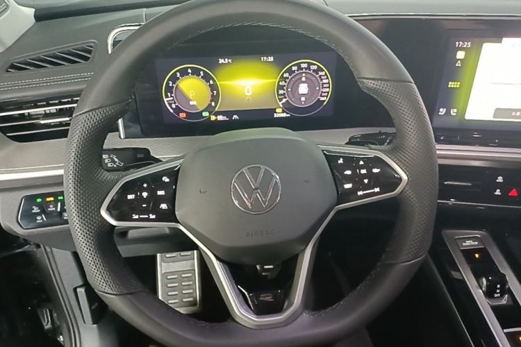 Used Volkswagen Tavendor 2024 380TSI All-Wheel-Drive R-Line Journey Shared Enjoyment Model Steering Wheel