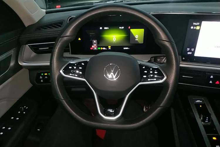 Used Volkswagen Tavendor 2024 380TSI All-Wheel Drive R-Line Cruise Edition Steering Wheel