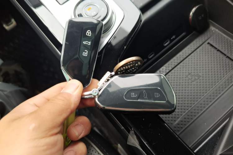 Used Volkswagen Tavendor 2024 380TSI All-Wheel Drive R-Line Cruise Edition Vehicle Key