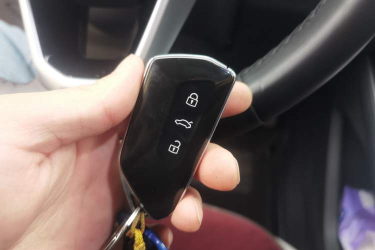 Used Volkswagen Tavendor 2024 330TSI Luxury Touring Edition Vehicle Key