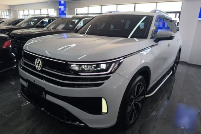 Used Volkswagen Tavendor 2024 380TSI All-Wheel-Drive R-Line Journey Shared Enjoyment Model