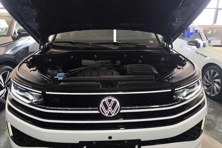 Used Volkswagen Tavendor 2024 380TSI All-Wheel-Drive R-Line Journey Shared Enjoyment Model Engine Bay