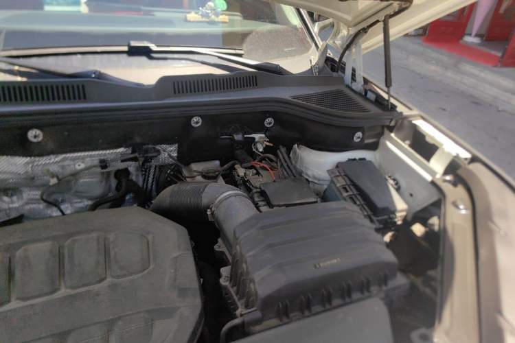 Used Volkswagen Tavendor 2024 Facelifted 380TSI All-Wheel Drive R-Line Cruise Premium Edition Engine Bay Left
