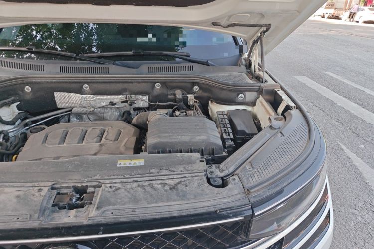 Used Volkswagen Tavendor 2024 380TSI All-Wheel Drive R-Line Cruise Edition Engine Bay Left