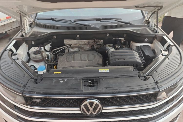 Used Volkswagen Tavendor 2024 380TSI All-Wheel-Drive R-Line Ambition Edition Engine Bay