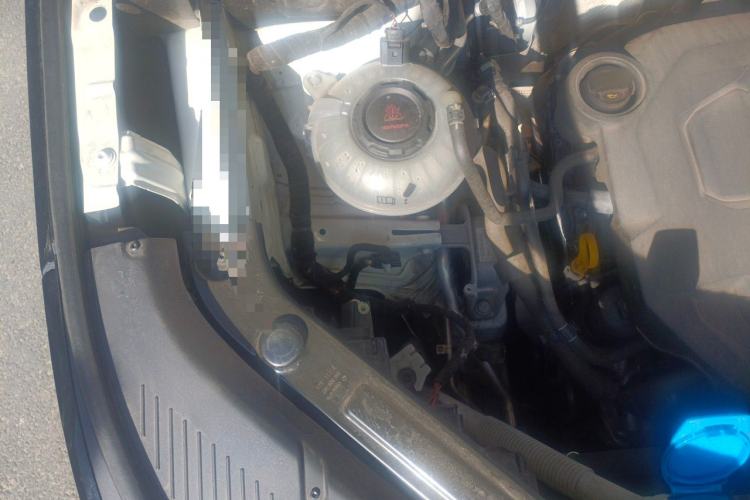 Used Volkswagen Tavendor 2024 380TSI All-Wheel-Drive R-Line Cruise Premium Edition Engine Bay Right