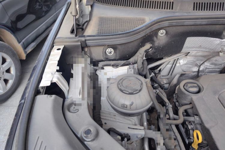 Used Volkswagen Tavendor 2024 380TSI All-Wheel Drive R-Line Cruise Edition Engine Bay Right