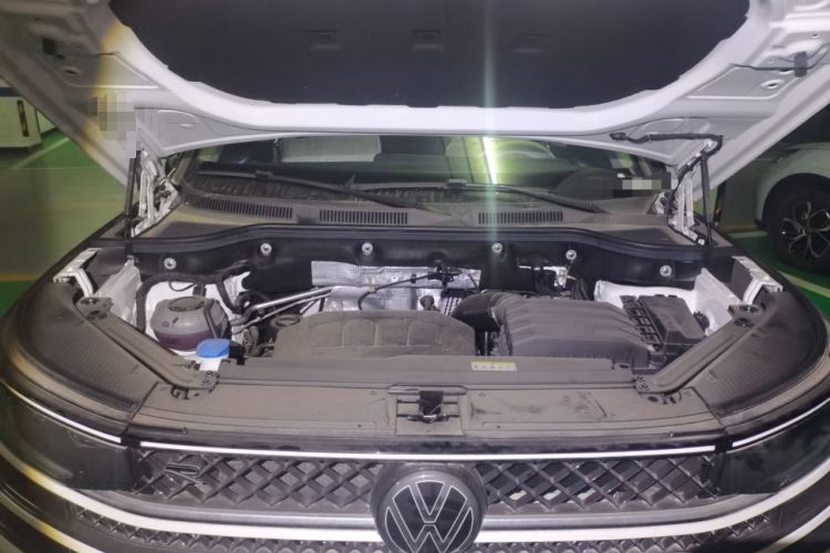 Used Volkswagen Tavendor 2024 380TSI All-Wheel Drive R-Line Cruise Edition Engine Bay
