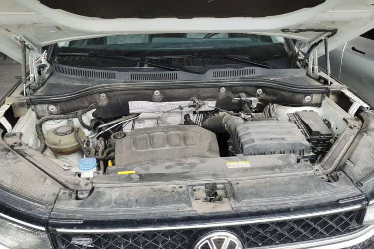 Used Volkswagen Tavendor 2024 380TSI All-Wheel Drive R-Line Cruise Edition Engine Bay