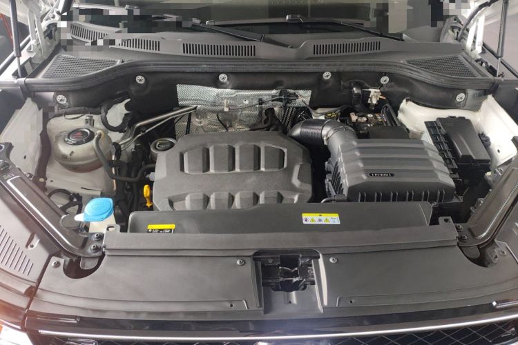 Used Volkswagen Tavendor 2024 380TSI All-Wheel Drive R-Line Cruise Edition Engine Bay