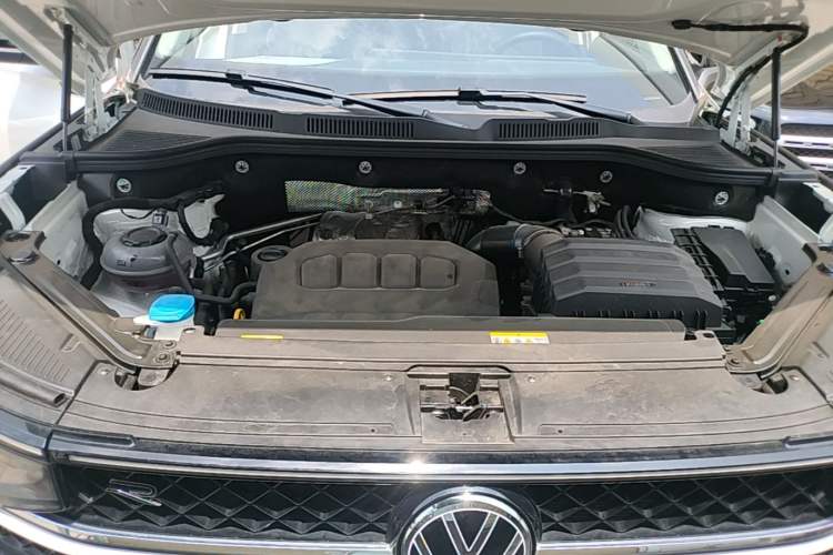 Used Volkswagen Tavendor 2024 Facelifted 380TSI All-Wheel Drive R-Line Cruise Premium Edition Engine Bay