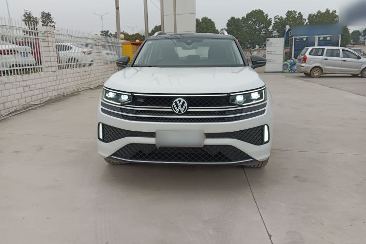 Used Volkswagen Tavendor 2024 380TSI All-Wheel Drive R-Line Cruise Edition Exterior 1
