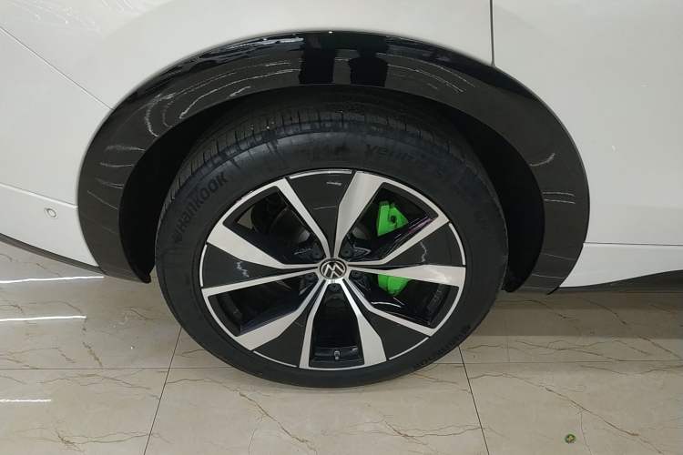 Used Volkswagen Tavendor 2024 380TSI All-Wheel-Drive R-Line Journey Shared Enjoyment Model Exterior 2