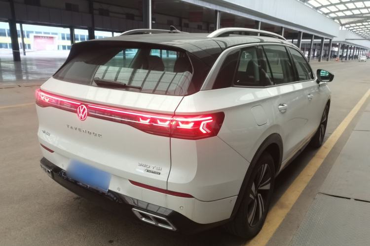 Used Volkswagen Tavendor 2024 380TSI All-Wheel-Drive R-Line Cruise Premium Edition Exterior 5