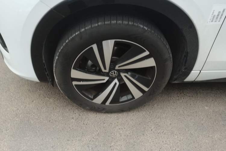 Used Volkswagen Tavendor 2024 380TSI All-Wheel-Drive R-Line Cruise Premium Edition Exterior 7