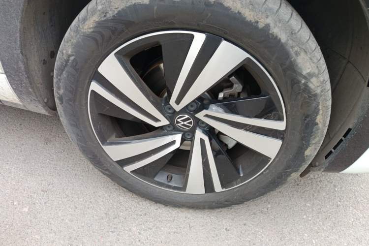 Used Volkswagen Tavendor 2024 380TSI All-Wheel Drive R-Line Cruise Edition Exterior 7
