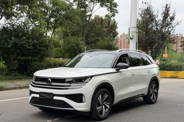 Volkswagen Tavendor 2024 380TSI All-Wheel Drive R-Line Cruise Edition