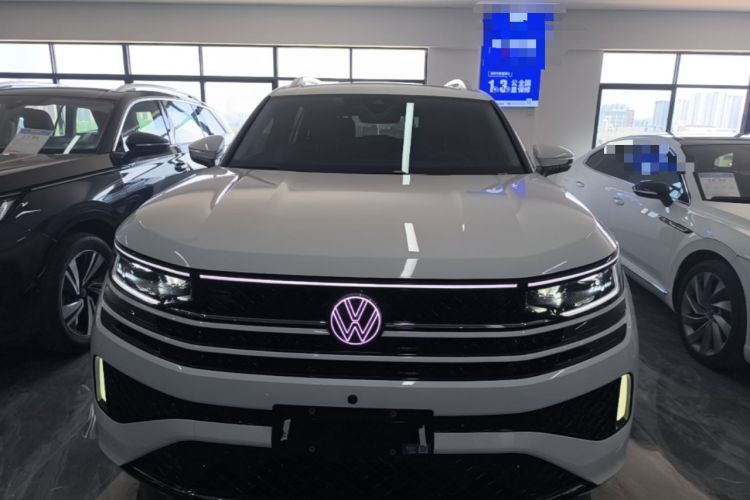 Used Volkswagen Tavendor 2024 380TSI All-Wheel-Drive R-Line Journey Shared Enjoyment Model Front