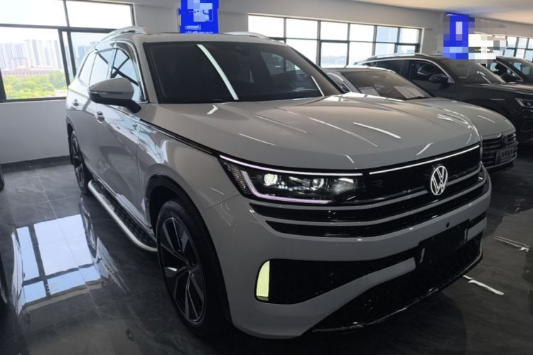 Used Volkswagen Tavendor 2024 380TSI All-Wheel-Drive R-Line Journey Shared Enjoyment Model Front Right 45 Deg