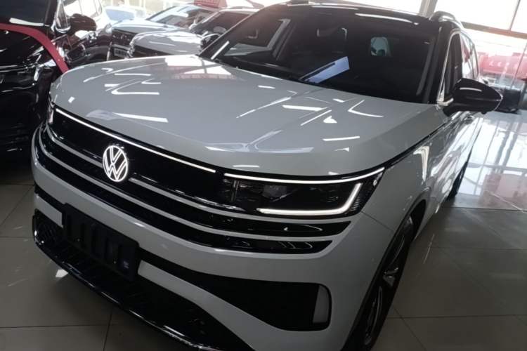 Volkswagen Tavendor 2024 Facelifted 380TSI All-Wheel Drive R-Line Cruise Premium Edition
