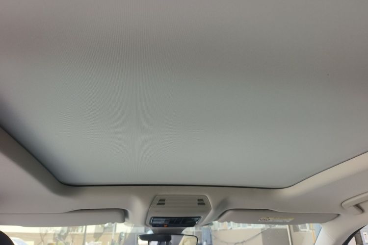 Used Volkswagen Tavendor 2024 380TSI All-Wheel-Drive R-Line Cruise Premium Edition Headliner