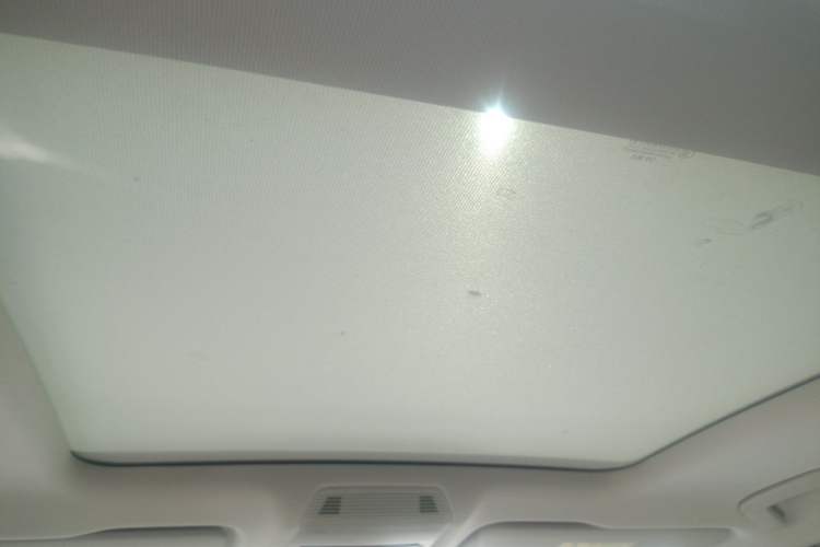 Used Volkswagen Tavendor 2024 380TSI All-Wheel-Drive R-Line Cruise Premium Edition Headliner