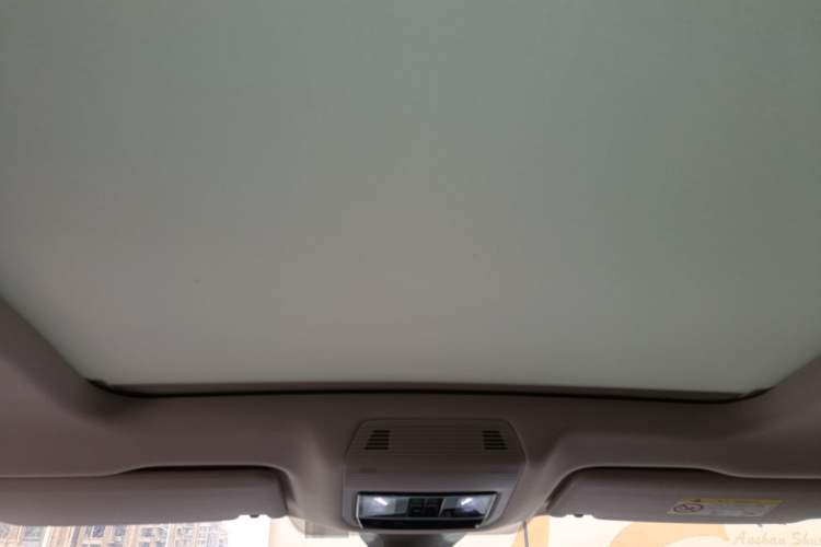 Used Volkswagen Tavendor 2024 380TSI All-Wheel Drive R-Line Cruise Edition Headliner