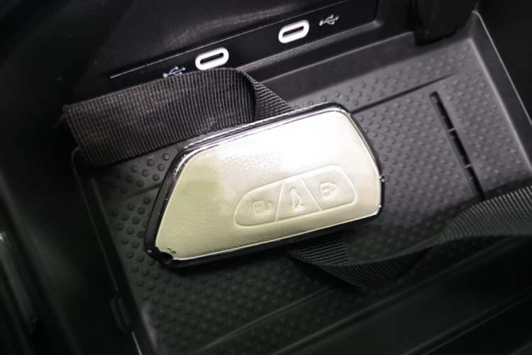 Used Volkswagen Tavendor 2024 380TSI All-Wheel-Drive R-Line Journey Shared Enjoyment Model Interior 1