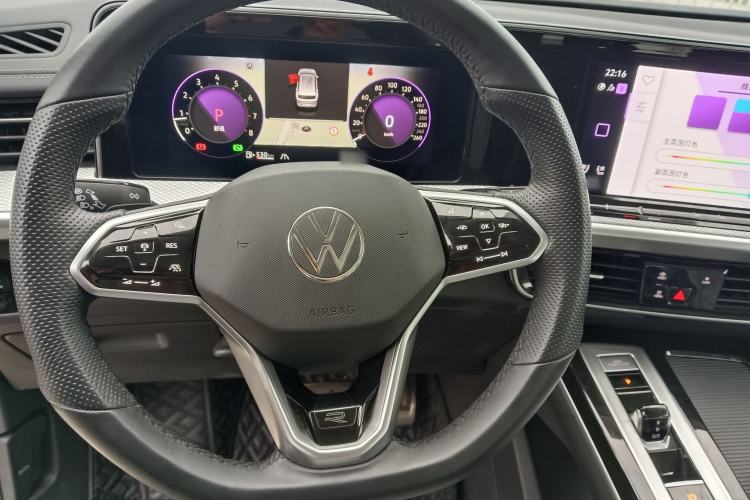 Used Volkswagen Tavendor 2024 380TSI All-Wheel Drive R-Line Cruise Edition Interior 2