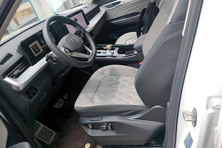 Used Volkswagen Tavendor 2024 Facelifted 380TSI All-Wheel Drive R-Line Cruise Premium Edition Left Front Seat