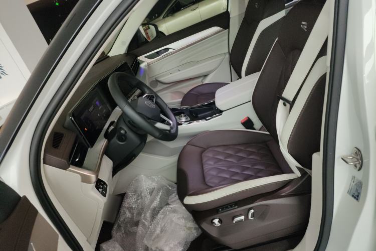 Used Volkswagen Tavendor 2024 380TSI All-Wheel Drive R-Line Cruise Edition Left Front Seat