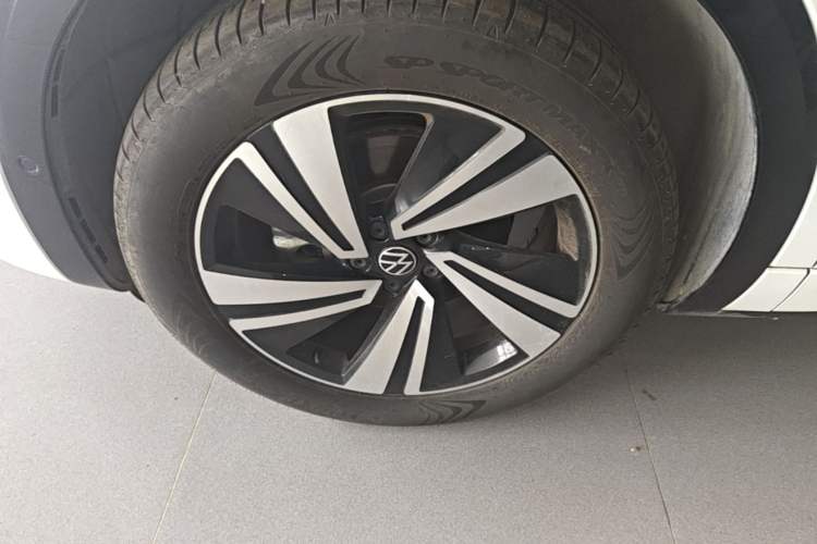 Used Volkswagen Tavendor 2024 380TSI All-Wheel-Drive R-Line Cruise Premium Edition Left Front Wheel Hub