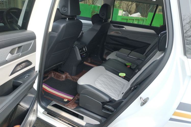 Used Volkswagen Tavendor 2024 380TSI All-Wheel Drive R-Line Cruise Edition Left Rear Seat
