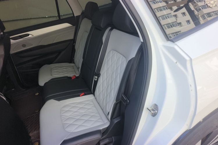Used Volkswagen Tavendor 2024 380TSI All-Wheel-Drive R-Line Cruise Premium Edition Left Rear Seat