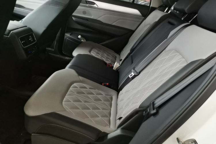 Used Volkswagen Tavendor 2024 380TSI All-Wheel Drive R-Line Cruise Edition Left Rear Seat
