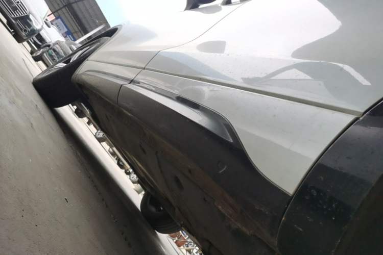 Used Volkswagen Tavendor 2024 380TSI All-Wheel Drive R-Line Cruise Edition Left Side Sill