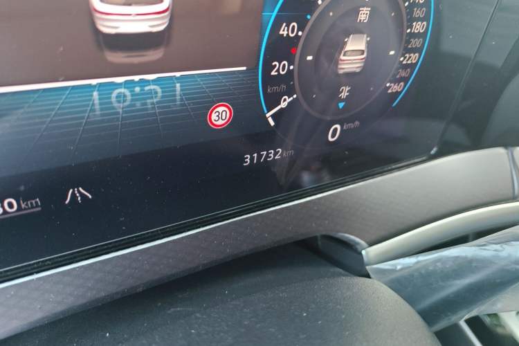 Used Volkswagen Tavendor 2024 380TSI All-Wheel Drive R-Line Cruise Edition Odometer Close Up