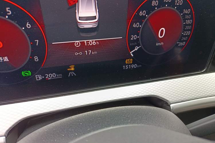Used Volkswagen Tavendor 2024 380TSI All-Wheel Drive R-Line Cruise Edition Odometer Close Up