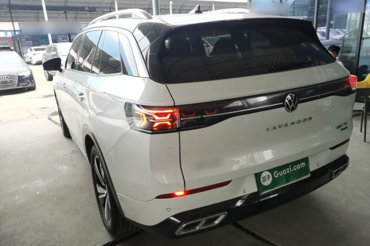 Used Volkswagen Tavendor 2024 380TSI All-Wheel Drive R-Line Cruise Edition Rear Left 45 Deg