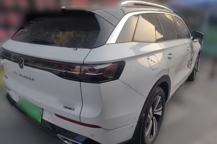 Used Volkswagen Tavendor 2024 380TSI All-Wheel Drive R-Line Cruise Edition Rear Right 45 Deg