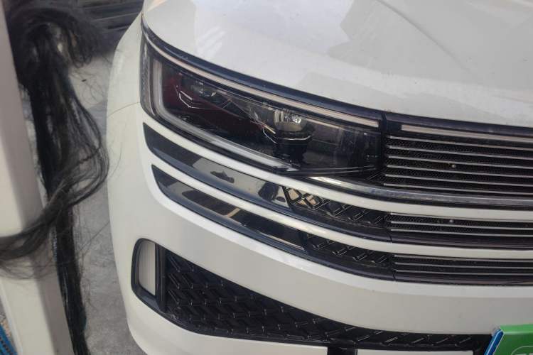 Used Volkswagen Tavendor 2024 380TSI All-Wheel Drive R-Line Cruise Edition Right Front Headlight