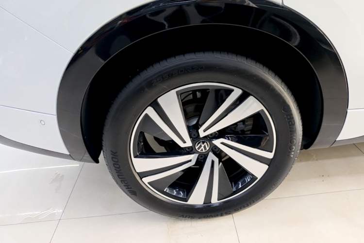 Used Volkswagen Tavendor 2024 380TSI All-Wheel Drive R-Line Cruise Edition Right Rear Wheel Hub