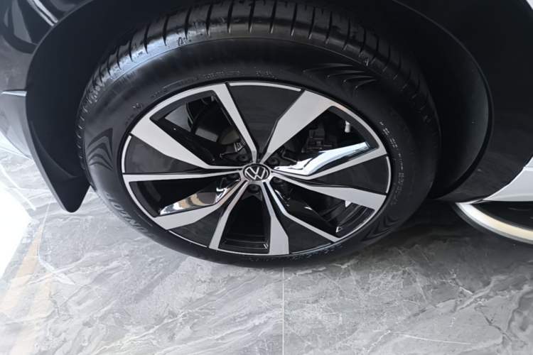 Used Volkswagen Tavendor 2024 380TSI All-Wheel-Drive R-Line Journey Shared Enjoyment Model Right Rear Wheel Hub