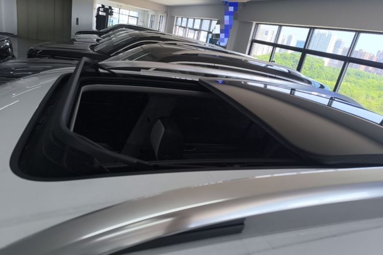 Used Volkswagen Tavendor 2024 380TSI All-Wheel-Drive R-Line Journey Shared Enjoyment Model Roof