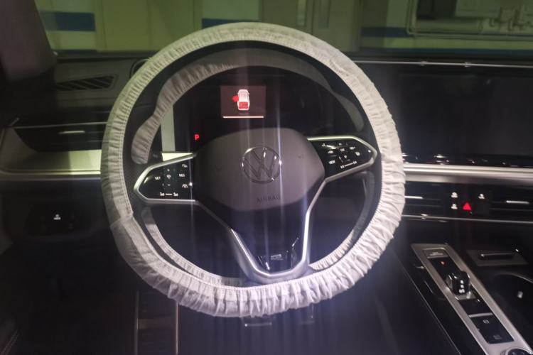 Used Volkswagen Tavendor 2024 380TSI All-Wheel Drive R-Line Cruise Edition Steering Wheel